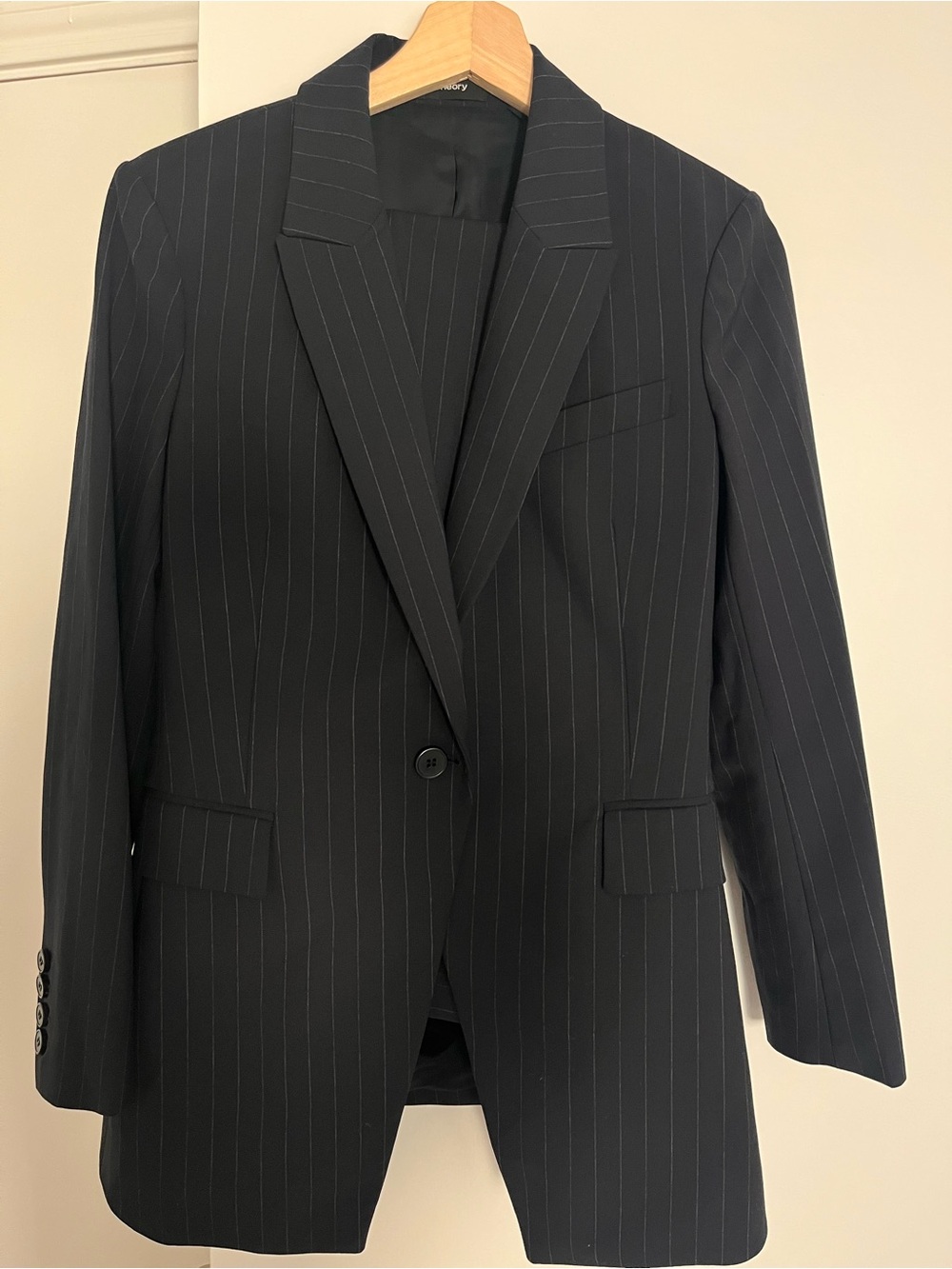 Theory Navy Wool Pinstripe Blazer & Pants Suit Set Women’s